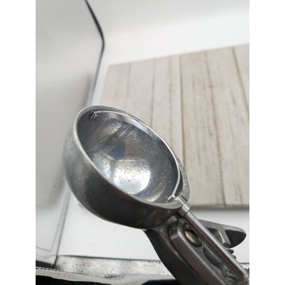 Peerless Metal Ice Cream Scoop Black Handle - Picture 8 of 9